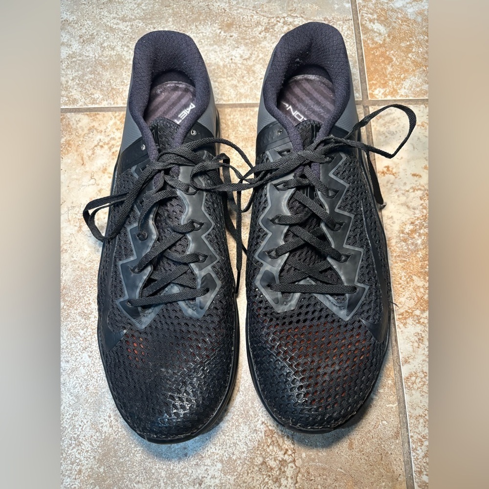 Nike Black and Gray Men's Athletic Shoes